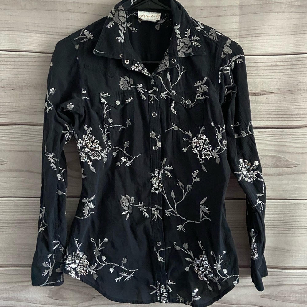 Ariat Country Cowgirl Long Sleeve Button Down Top